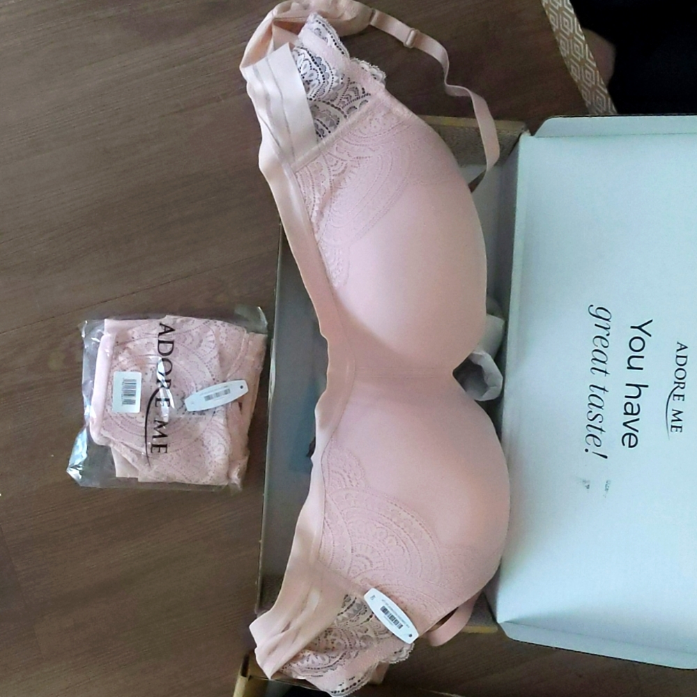 Adore Me bra & panty set (No Underwire!!!)